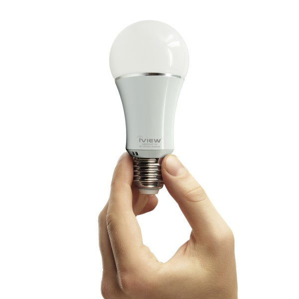 Person holding Iview  ISB600 smart multicolor light bulb